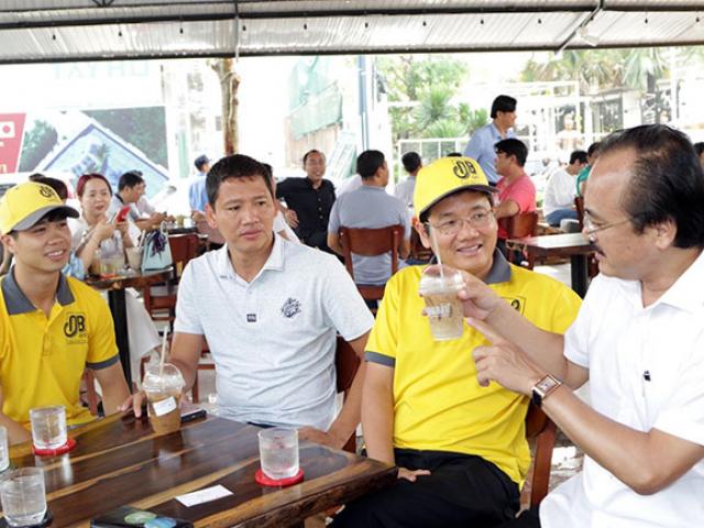 Thị trường - Tiêu dùng - Công Phượng “đá chéo sân” kinh doanh cà phê Ông Bầu