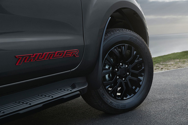 Ford Ranger Thunder trình làng, mẫu bán tải "sấm sét" giới hạn 4500 chiếc toàn cầu - 2