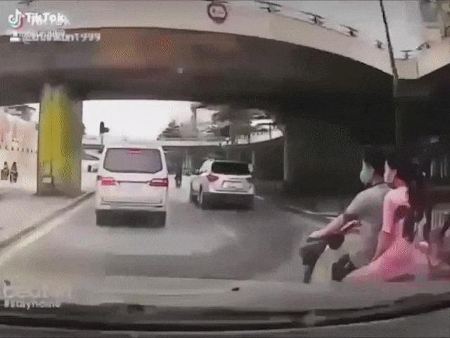 Thế giới xe - Những tình huống dở khóc dở cười khi tham gia giao thông