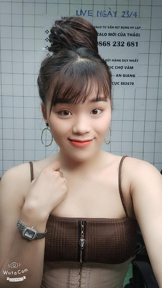 "Thánh sún" được Ngô Kiến Huy tài trợ tiền làm răng mặc sexy livestream, nói một câu duy nhất khi bị chỉ trích - 2