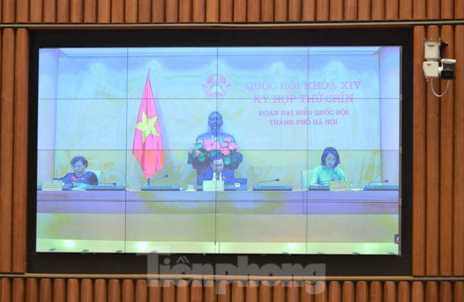  Đây là lần đầu tiên, các đại biểu Quốc hội ở 62 tỉnh, thành phố không tới Thủ đô, mà tham gia họp trực tuyến từ các điểm cầu ở mọi miền đất nước