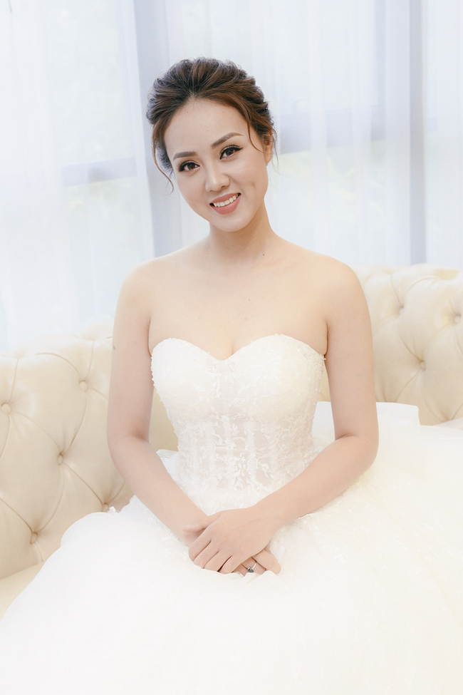 Ngọc Hà&nbsp;thừa nhận không quan tâm tới quá khứ của bạn trai, thậm chí còn kết thân với 2 người vợ cũ cùng các con riêng của anh.&nbsp;
