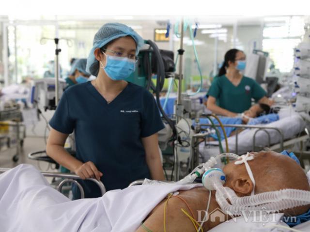 Tin tức trong ngày - Chuyện chưa kể của nữ bác sĩ trẻ 3 tuần chăm sóc bệnh nhân 91, phi công người Anh