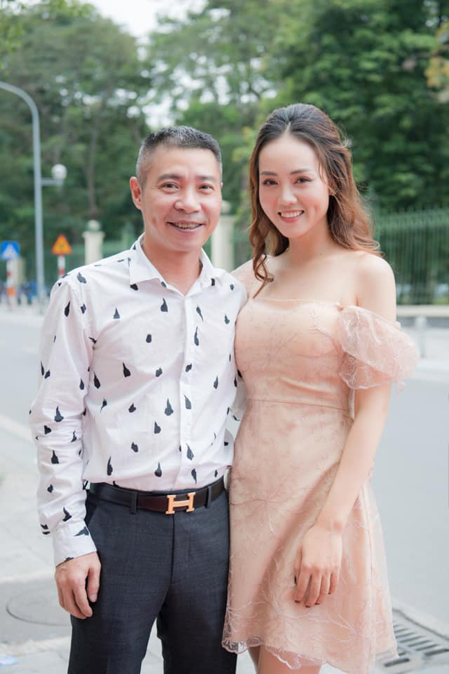 Sau 2&nbsp;lần đổ vỡ trong hôn nhân, nghệ sĩ Công Lý&nbsp;chính thức công khai bạn gái mới -&nbsp;Ngọc Hà vào tháng 10/2016.&nbsp;
