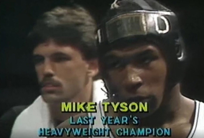 Teddy (trái) là HLV đầu tiên của Mike Tyson (phải)