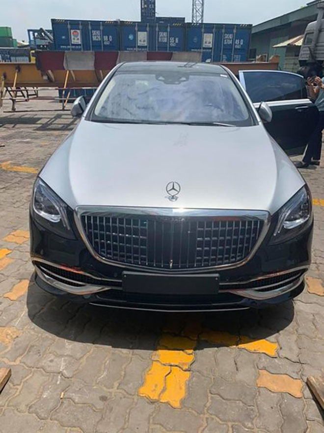 Vén màn Mercedes-Maybach S 560 "Duo-Tone" đầu tiên về Việt Nam - 2