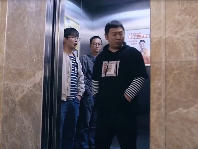 Video Clip Cười - Nỗi khổ của những người béo mỗi khi đi thang máy