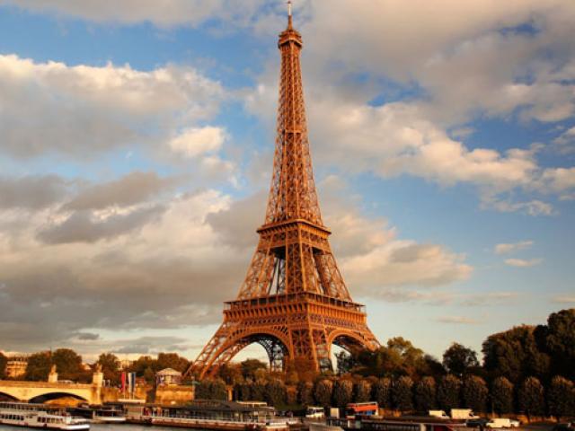 Media - Vì sao độ cao của tháp Eiffel lúc lên lúc xuống