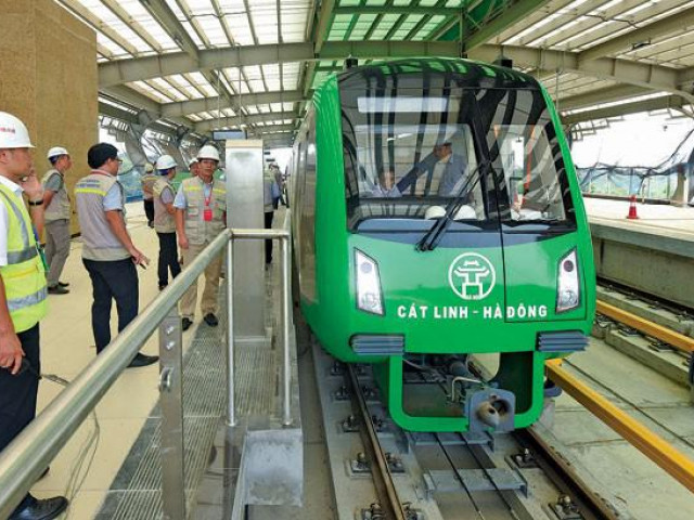 Tin tức trong ngày - Truy trách nhiệm vụ đường sắt "hứa thật nhiều, thất hứa thật nhiều"