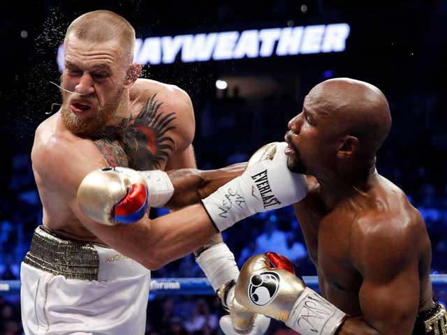McGregor nhận thất bại trước Mayweather ở trận đấu năm 2017