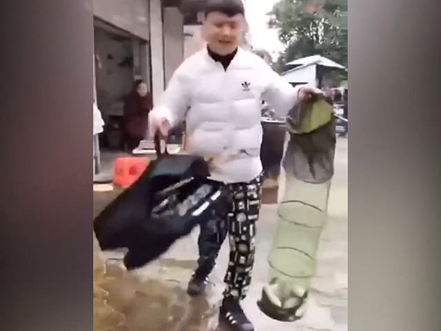 Video Clip Cười - "Niềm vui" của các bà vợ khi có một ông chồng đam mê câu cá