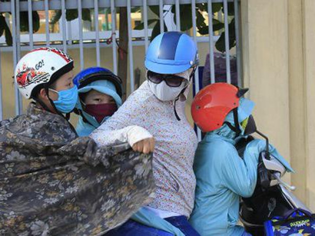 Giáo dục - du học - Không bán trú, tan trường lúc 4 giờ chiều, học sinh Hà Nội khốn khổ vì nắng nóng