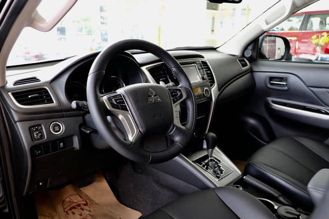 Mitsubishi Triton giảm giá gần 140 triệu đồng xả hàng dọn kho - 3