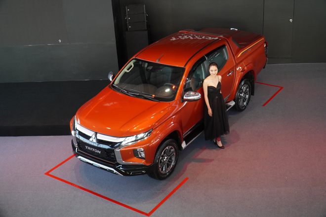 Mitsubishi Triton 4x4 đời 2019 giá chỉ còn khoảng 680 triệu đồng - 5