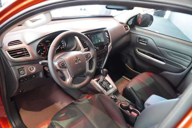 Mitsubishi Triton 4x4 đời 2019 giá chỉ còn khoảng 680 triệu đồng - 4