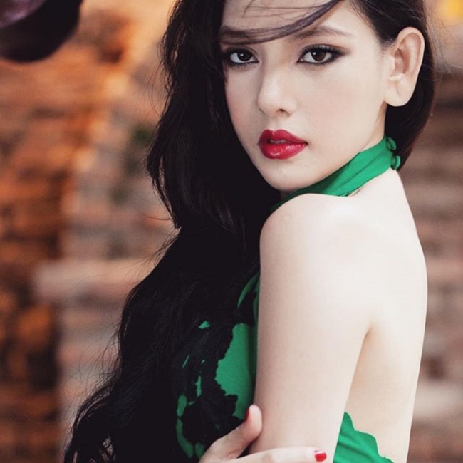 Lin Taiyang thu hút hơn 200.000 fan trên các trang mạng xã hội nhờ gương mặt xinh đẹp, đường cong hình thể 'siêu tưởng'. Cô là con lai 3 dòng máu: Việt Nam - Trung Quốc - Nhật Bản. Cô tốt nghiệp Đại học Y khoa Bắc Kinh, sau đó học lên thạc sĩ ngành y ở Đại học Toronto. 
