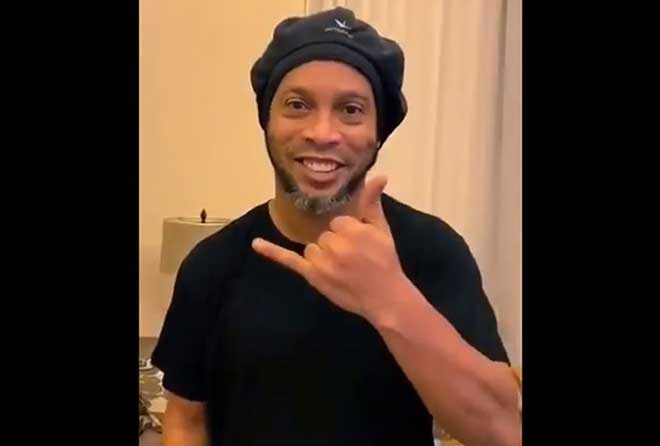 Ronaldinho xuất hiện trên một video của CLB Almeria