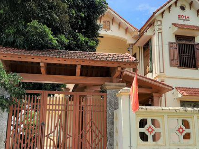 Tin tức trong ngày - Vụ "hộ cận nghèo" đi ô tô, ở nhà lầu: Có 9/11 trường hợp khá giả "lọt" hộ cận nghèo