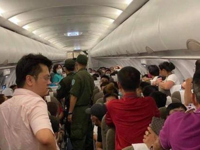 Tin tức trong ngày - Hành khách gây rối trên máy bay: Người nói "can ngăn" đã có biểu hiện bất thường gì?