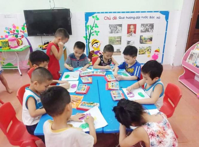 Học sinh&nbsp;cấp bậc mầm non sức đề kháng kém nên thời tiết nắng nóng cần đặc biệt lưu ý đảm bảo sức khỏe cho các em.