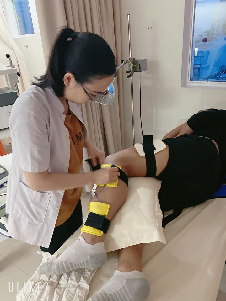 Châu Khải Phong làm điều bất ngờ khi đang nằm viện, không thể đi lại - 2