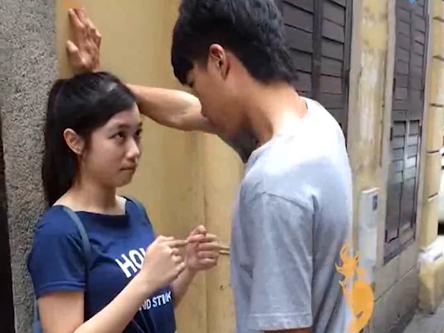 Video Clip Cười - Chàng trai có những pha "tấu hài" đi vào lòng người