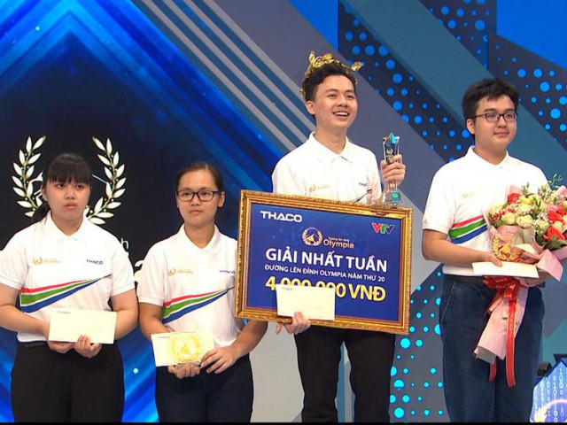 Bạn trẻ - Cuộc sống - Khán giả đặc biệt "tiếp sức" 10X xứ Nghệ ngược dòng giành vòng nguyệt quế Olympia