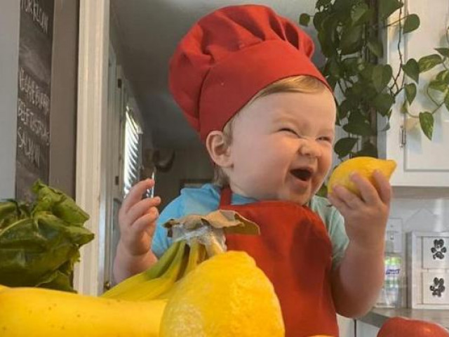 Bạn trẻ - Cuộc sống - Gặp gỡ đầu bếp nhí mới 1 tuổi "gây bão" mạng xã hội