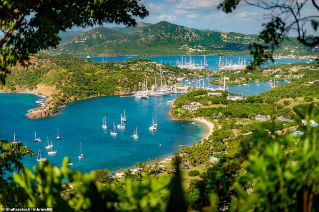 Antigua &amp; Barbuda: Quốc đảo này gây ấn tượng với bến cảng Nelson&#39;s nằm giữa các vịnh nhỏ có phong cảnh tuyệt đẹp.
