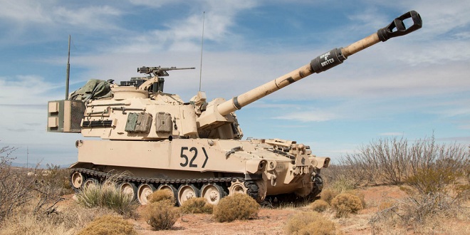Pháo tự hành M109 Paladin yểm trợ bộ binh từ xa.