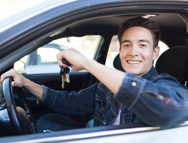 Cánh tài xế mới “vào nghề” không chỉ trang bị lý thuyết về luật giao thông mà còn nắm vững các kỹ năng và tâm lý