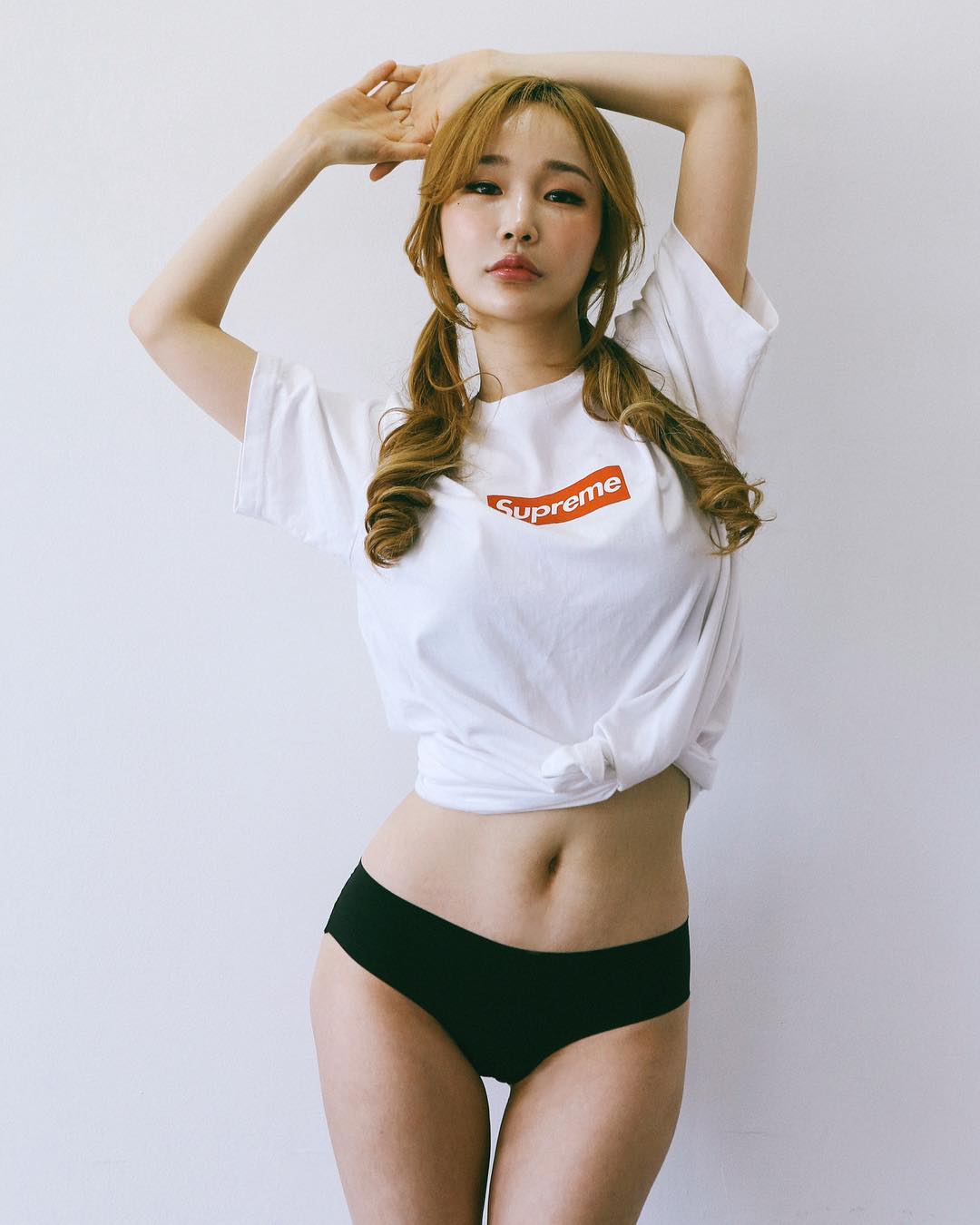 Cô gái Hàn "vô danh" bỗng chốc nổi vì mặc kiểu "râu ông nọ cắm cằm bà kia" với bikini - 4