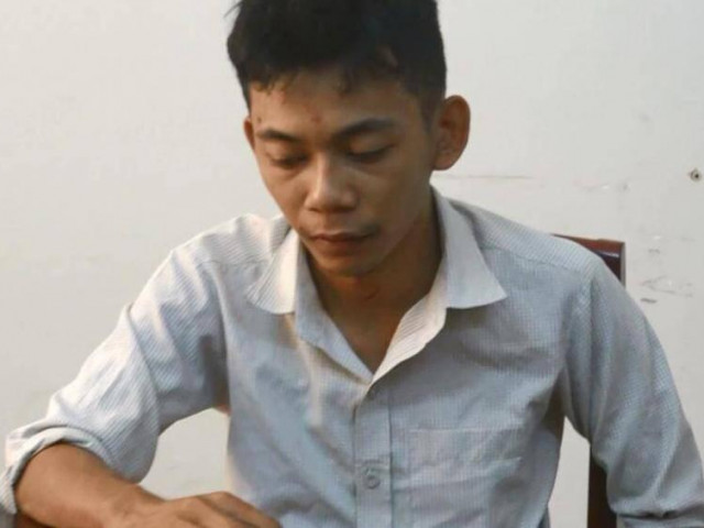 Pháp luật - Nam thanh niên cầm dao đuổi chém cha, đánh cả công an