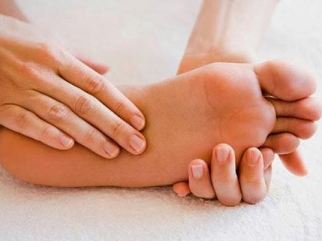 Sức khỏe đời sống - Dấu hiệu từ bàn chân cảnh báo gan rất yếu hoặc người đang "chứa" khối u