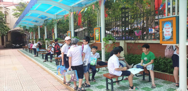 Trường Tiểu học Cát Bi lắp đặt thư viện xanh mát cho học sinh đến sớm hoặc chờ đón