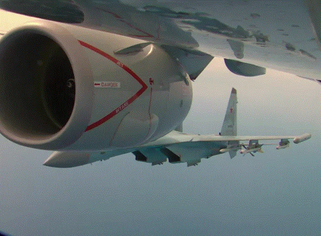 Phía Mỹ cho rằng phi công áp sát gần đến mức chiếc P-8 Poseidon không thể thay đổi hành trình.