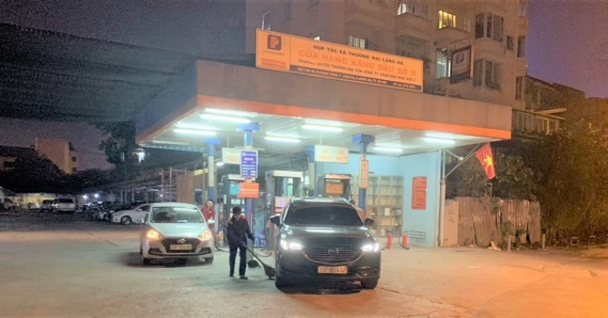 Thị trường - Tiêu dùng - Cây xăng ở Hà Nội găm hàng chờ tăng giá bị phạt 30 triệu đồng