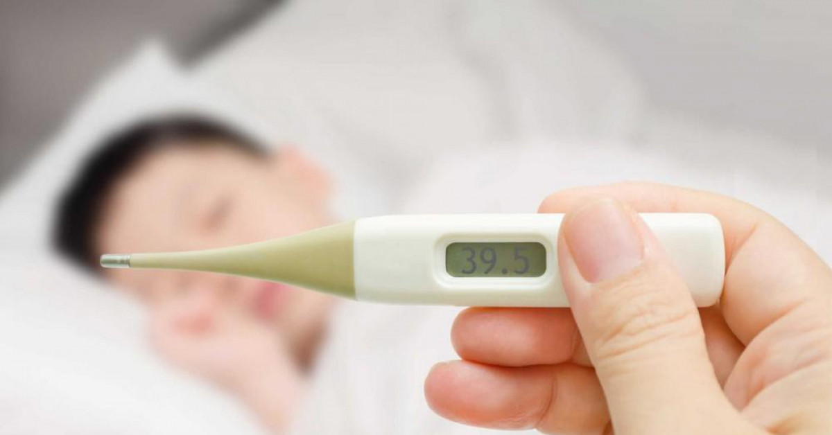 Sức khỏe đời sống - Vào mùa viêm não, cha mẹ cần đặc biệt chú ý nếu con có những dấu hiệu này