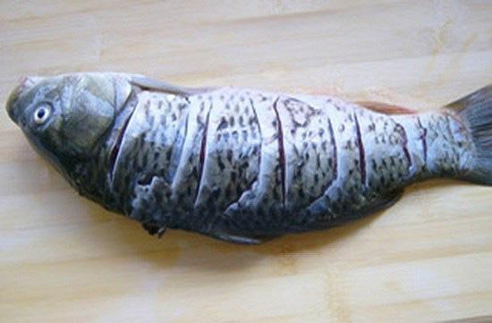 Cá kho phải chọn con từ 3 kg trở lên thịt mới chắc, thơm