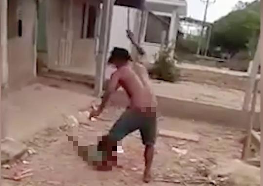 Người cha nhẫn tâm đánh, giẫm đạp con gái 6 tuổi đối diện mức án nào? - 2