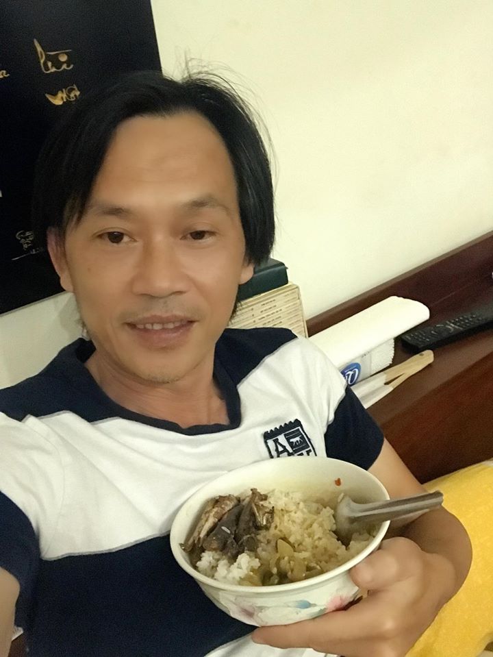 Hoài Linh tiết lộ ế show 5 tháng, bán hàng online để "kiếm cơm" - 3