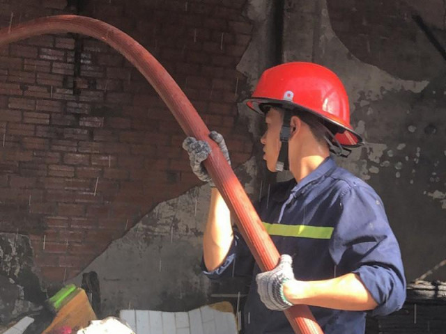 Tin tức trong ngày - Thông tin mới nhất vụ cháy khiến 7 người mắc kẹt ở Bình Tân