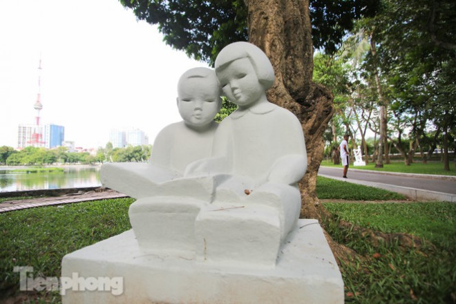17 bức tượng trong công viên Thống Nhất được "trả lại" màu trắng như nguyên bản