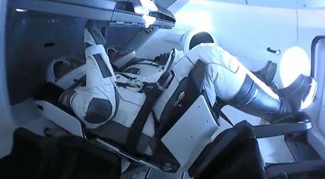 SpaceX thực hiện thành công chuyến bay lịch sử đưa người vào không gian - 2