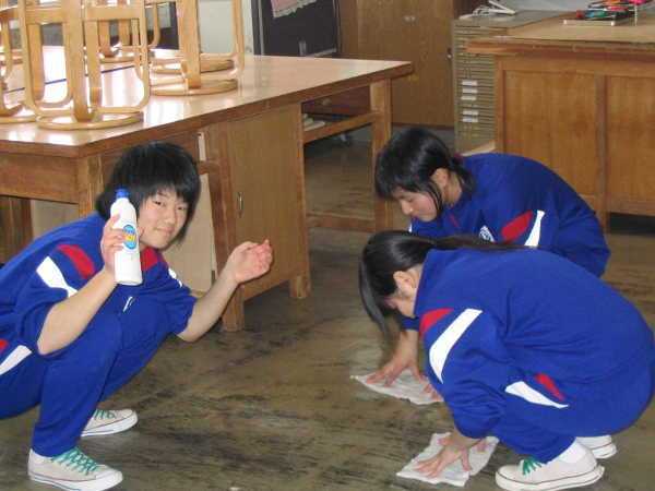 10 nội quy trường học &#34;dị&#34; nhất Nhật Bản - 2
