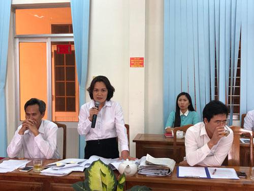 Đại diện HĐXX vụ án phúc thẩm của ông Lương Hữu Phước trả lời tại cuộc họp báo do Tỉnh ủy Bình Phước tổ chức sáng 30-5.Ảnh: Thành Đồng