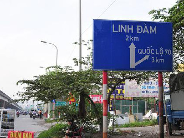 Tin tức trong ngày - Loạt biển chỉ đường sai cả trăm cây số nằm ngay giữa lòng Hà Nội