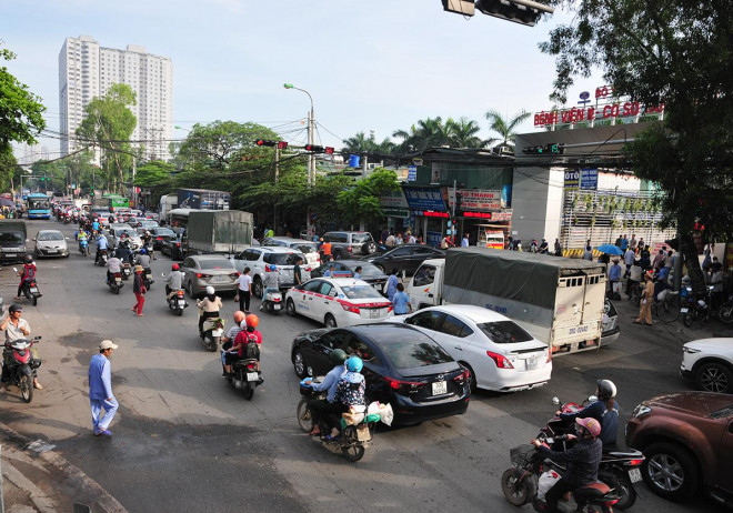 Đường 70 đi qua bệnh viện K - Tân Triều.