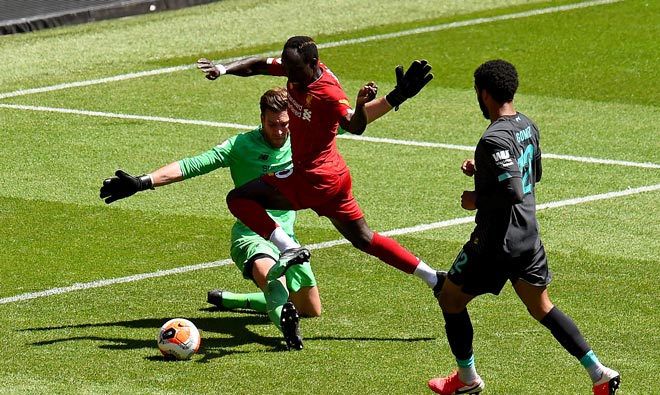 Liverpool đá trận đầu tiên hậu Covid-19: Mane lập công, hạ gục Salah - 1