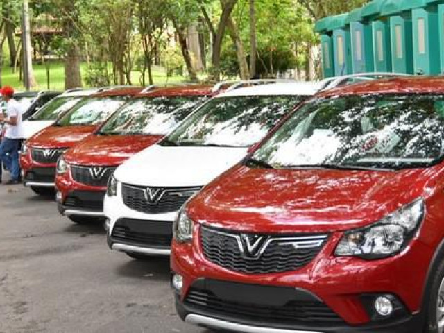 Thị trường - Tiêu dùng - Bộ Tài chính nói về thời điểm ban hành Nghi định giảm 50% phí trước bạ ôtô